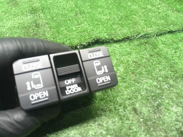 シエンタ パワースライドスイッチ DBA-NSP170G 84930-28170