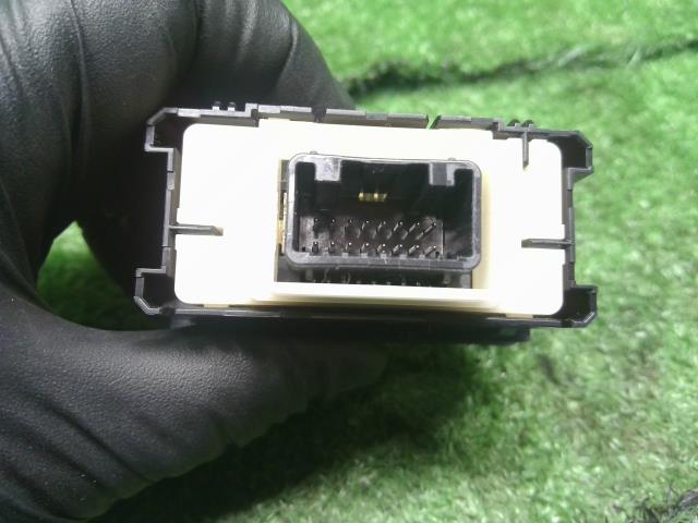 シエンタ パワースライドスイッチ DBA-NSP170G 84930-28170