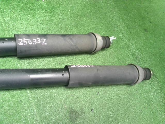 ｅＫクロススペース Ｒストラット・アブソーバーセット 4AA-B35A MQ716501