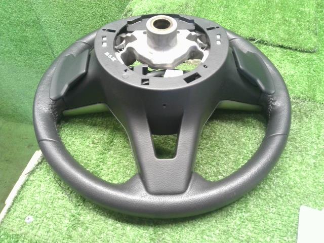 ｅＫクロススペース ステアリングホイール 4AA-B35A MQ716952