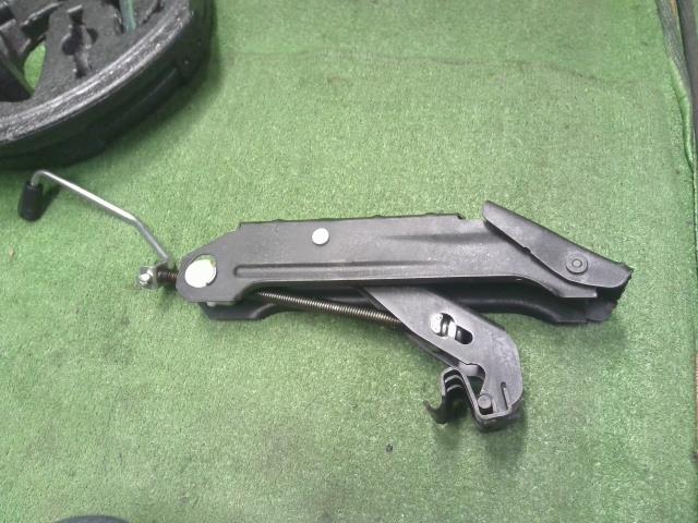 VW ゴルフ タイヤホイールＡＳＳＹ ABA-1KCAV 1K0 601 027 S