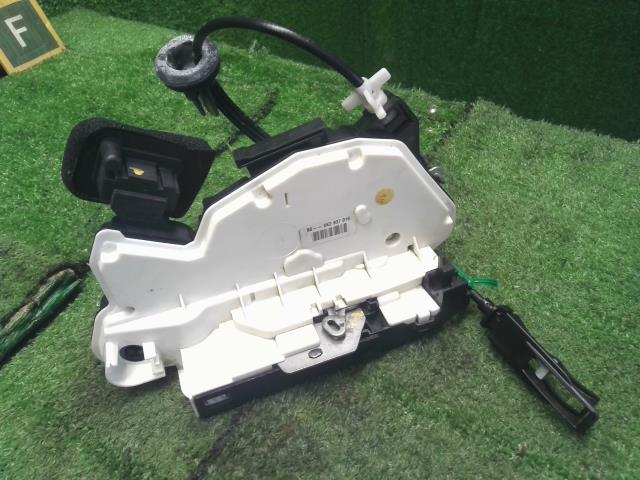 VW ゴルフ 右Ｆドアロックソレノイド ABA-1KCAV 5K2 837 016 B