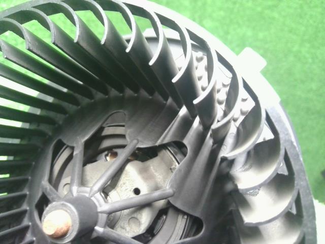VW ゴルフ ヒーターブロアモーター ABA-1KCAV 1K2 820 015 H