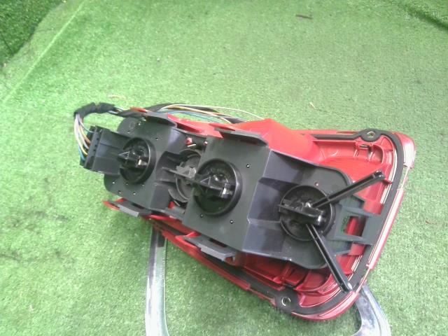 BMW ミニ 左テールランプ ABA-MF16S 63 21 2 757 010