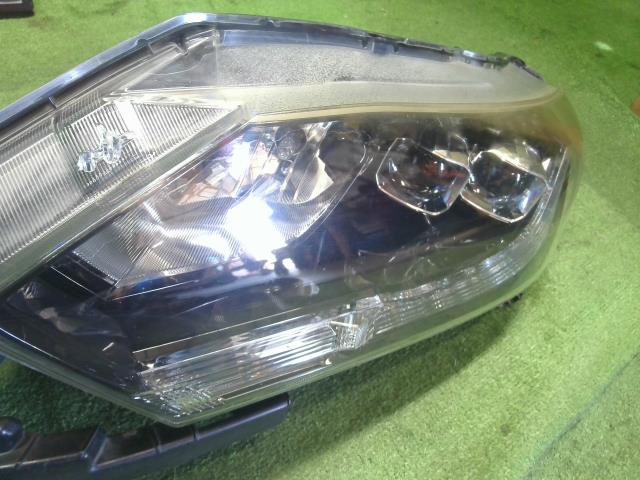 ヴェゼル 左ヘッドランプＡＳＳＹ DAA-RU3 33150-T7B-J11
