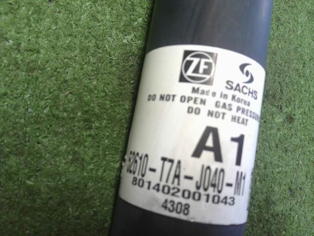 ヴェゼル Ｒストラット・アブソーバーセット DAA-RU3 52611-T7A-J02