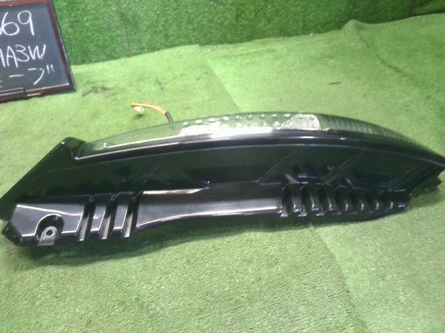 アイミーブ 左テールランプ ZAA-HA3W 8330A681