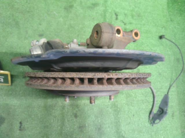 カムリ 右ＦナックルハブＡＳＳＹ DAA-AVV50 43211-58010