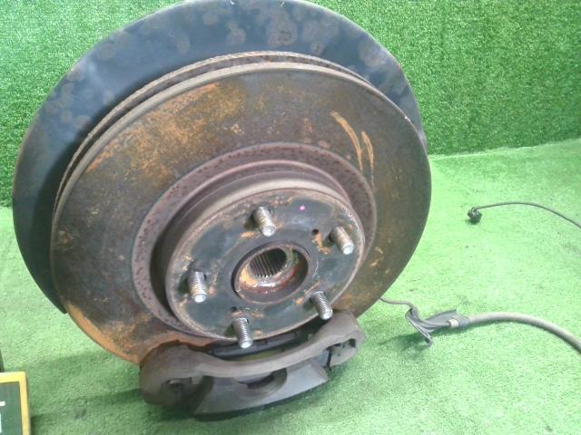カムリ 右ＦナックルハブＡＳＳＹ DAA-AVV50 43211-58010