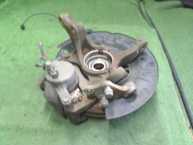 カムリ 右ＦナックルハブＡＳＳＹ DAA-AVV50 43211-58010