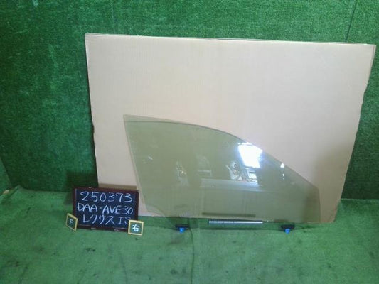レクサス IS 右Ｆドアガラス DAA-AVE30 68101-53081
