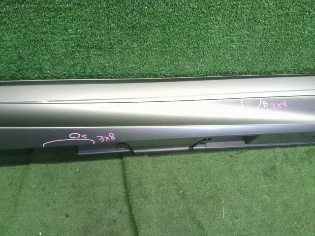 レクサス IS 右サイドステップ DAA-AVE30 75851-53905-B2