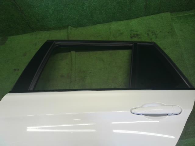 BMW 3シリーズ 左ＲドアＡＳＳＹ LDA-8C20 41 00 7 298 525