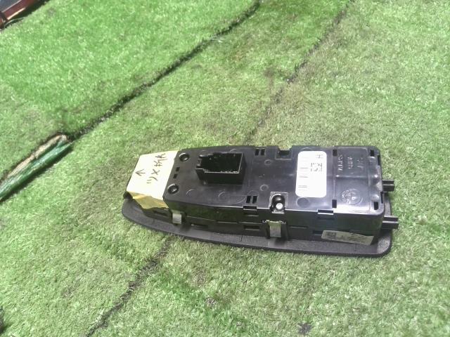 BMW 3シリーズ パワーウインドウスイッチ LDA-8C20 61 31 9 362 107