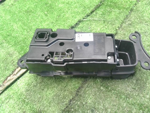 デミオ スイッチ LDA-DJ5FS D09H-66-CM0