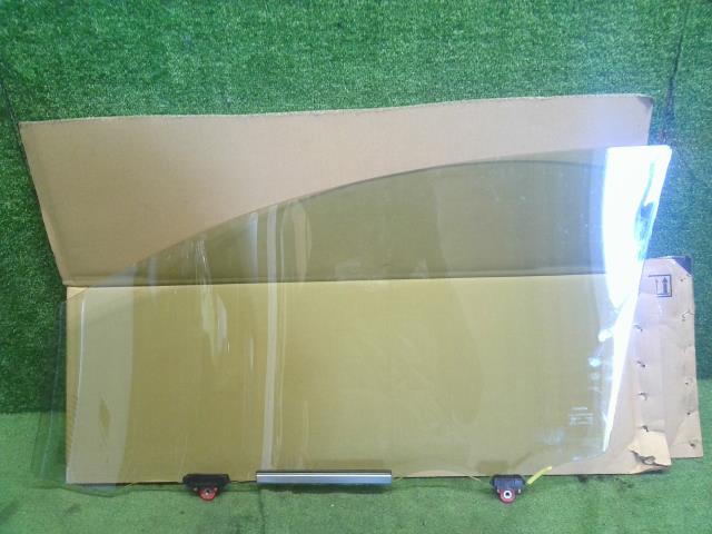 ラクティス 右Ｆドアガラス DBA-NCP120 68110-52420