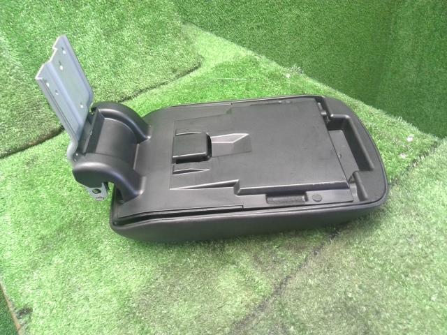 インプレッサ コンソールボックス DBA-GJ7 92114FJ010VH