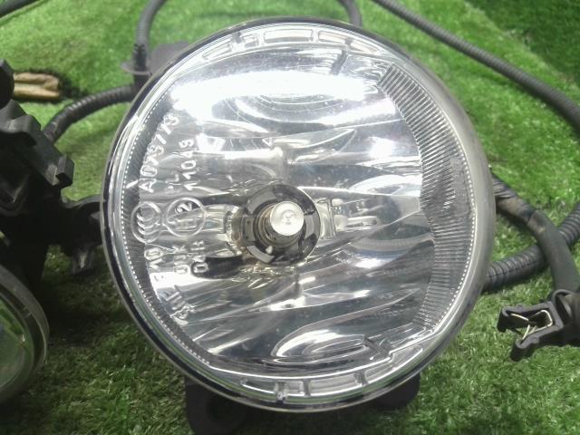 ルノー カングー 左フォグランプ ABA-KWK4M 261500097R