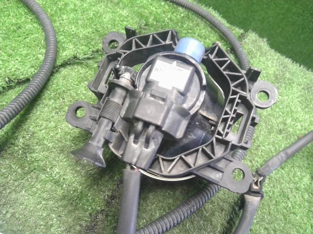 ルノー カングー 左フォグランプ ABA-KWK4M 261500097R