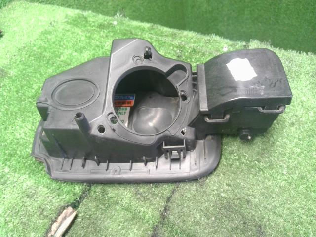 ルノー カングー フューエルリッド ABA-KWK4M 8200499045