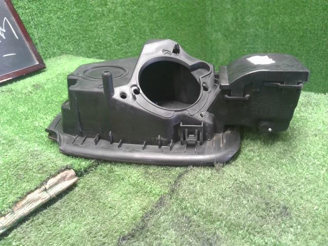 ルノー カングー フューエルリッド ABA-KWK4M 8200499045
