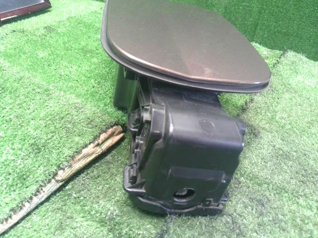 ルノー カングー フューエルリッド ABA-KWK4M 8200499045