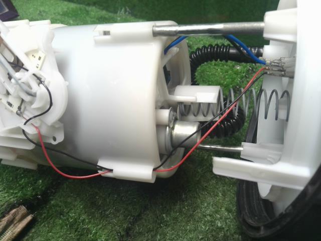 ルノー カングー フューエルポンプ ABA-KWK4M 172024329R