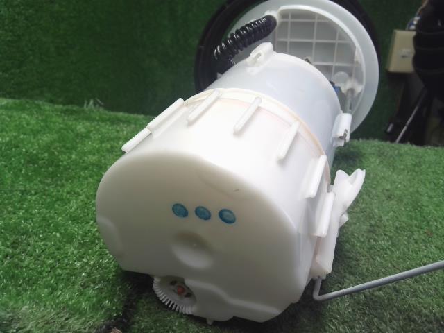 ルノー カングー フューエルポンプ ABA-KWK4M 172024329R
