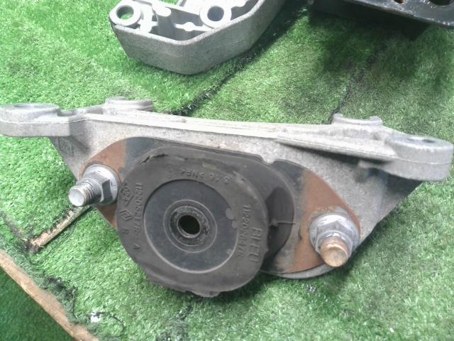ルノー カングー E/G部品 ABA-KWK4M 8200014931
