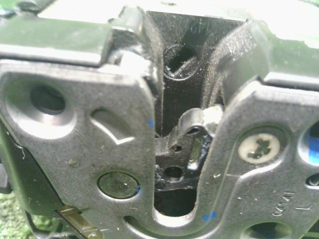 ルノー カングー 左Ｆドアロックソレノイド ABA-KWK4M 8200497581
