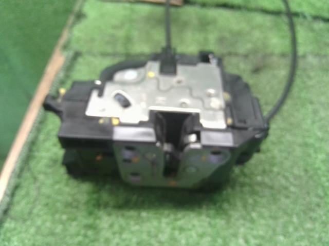 ルノー カングー 右Ｒドアロックソレノイド ABA-KWK4M 8200542376