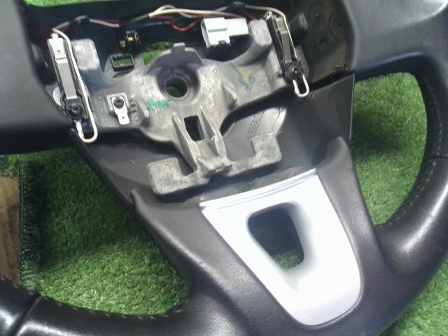 ルノー カングー ステアリングホイール ABA-KWK4M 484006412R