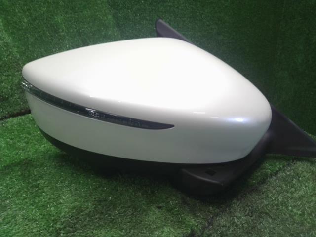 キックス 右サイドミラー 6AA-RP15 96301-5RY1C