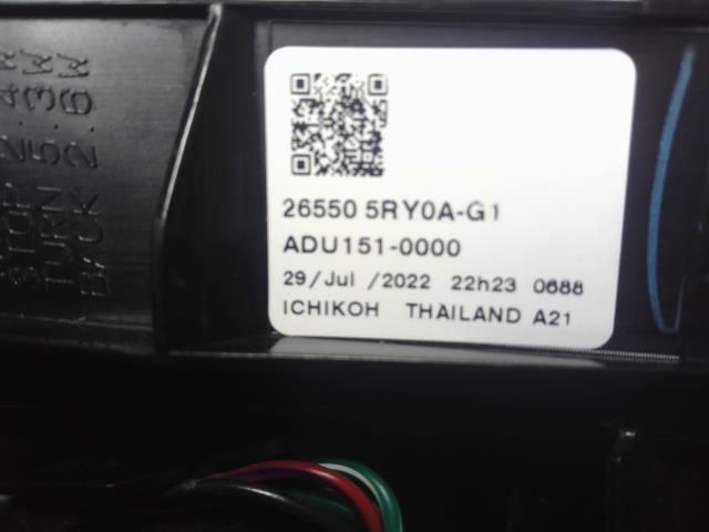 キックス 右テールランプ 6AA-RP15 26550-5RY0A