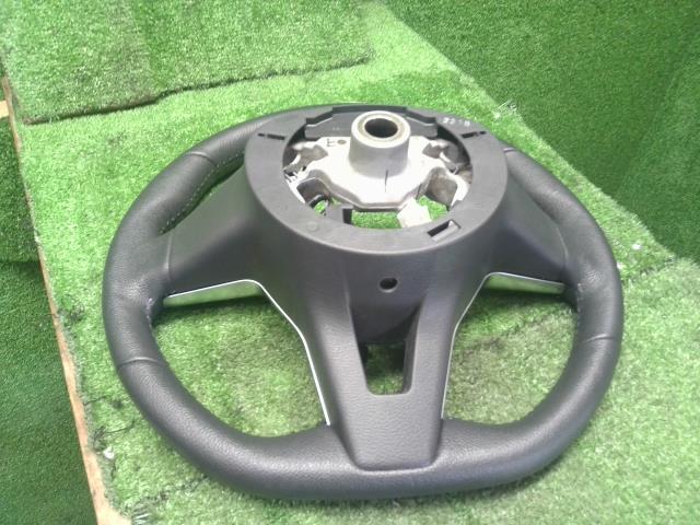 キックス ステアリングホイール 6AA-RP15 48430-5RY1B