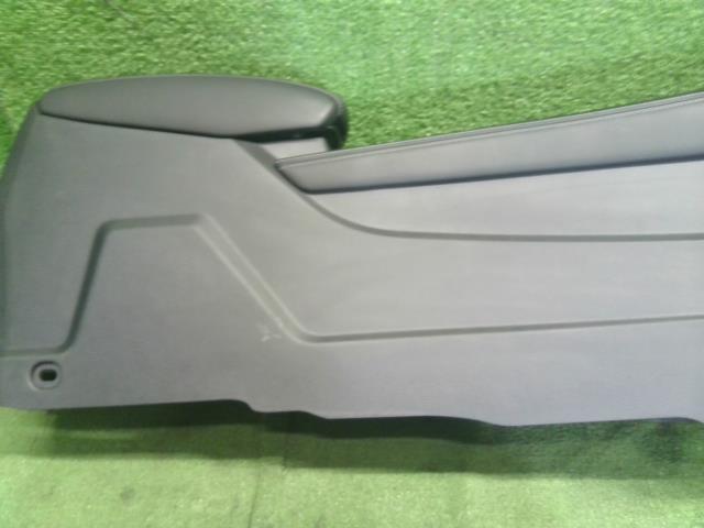 キックス コンソールボックス 6AA-RP15