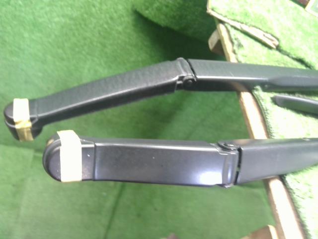 エスクァイア 外装部品 DBA-ZRR80G 85211-28211