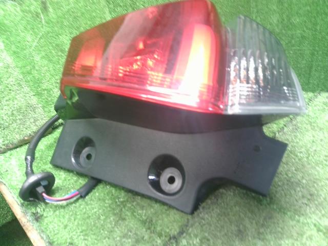 エクストレイル 右テールランプ DBA-NT32 26550-6FP0C
