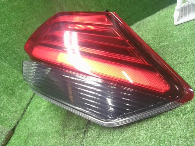 エクストレイル 右テールランプ DBA-NT32 26550-6FP0C