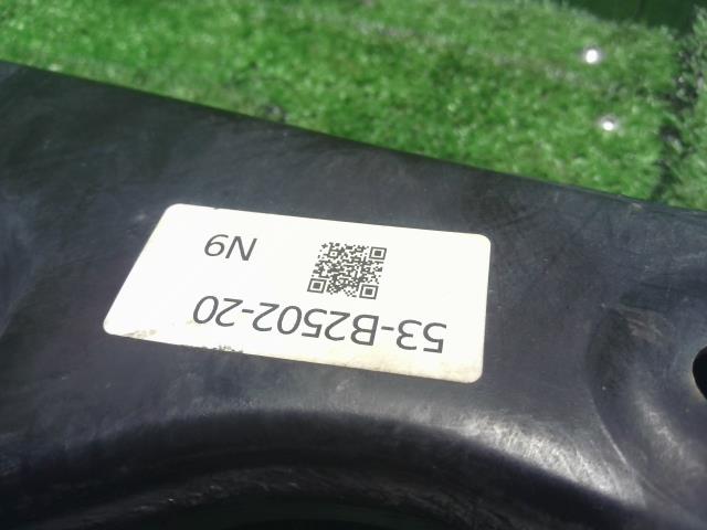 【中古】ミニキャブ GBD-U62V 左フロントロアアーム 4013A064 自社品番250431 W37