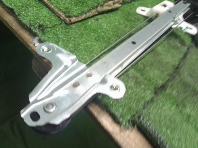 NV100クリッパー 右Ｒドアレギュレータ・モーター HBD-DR17V 82720-4A01G