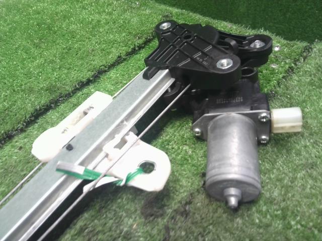 NV100クリッパー 右Ｒドアレギュレータ・モーター HBD-DR17V 82720-4A01G