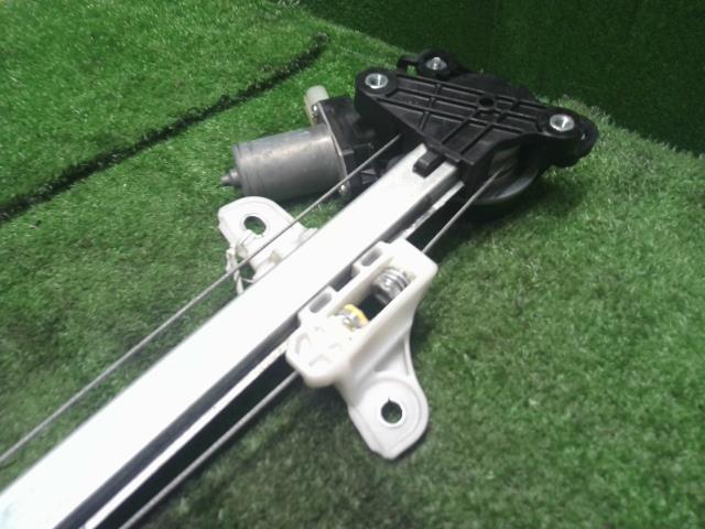 NV100クリッパー 左Ｒドアレギュレータ・モーター HBD-DR17V 82721-4A00E