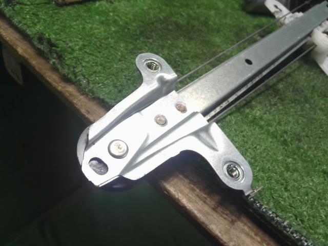 NV100クリッパー 左Ｒドアレギュレータ・モーター HBD-DR17V 82721-4A00E