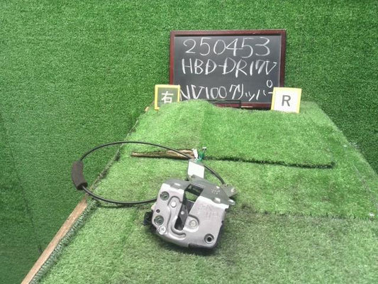 NV100クリッパー 右Ｒドアロックソレノイド HBD-DR17V 82480-4A00J