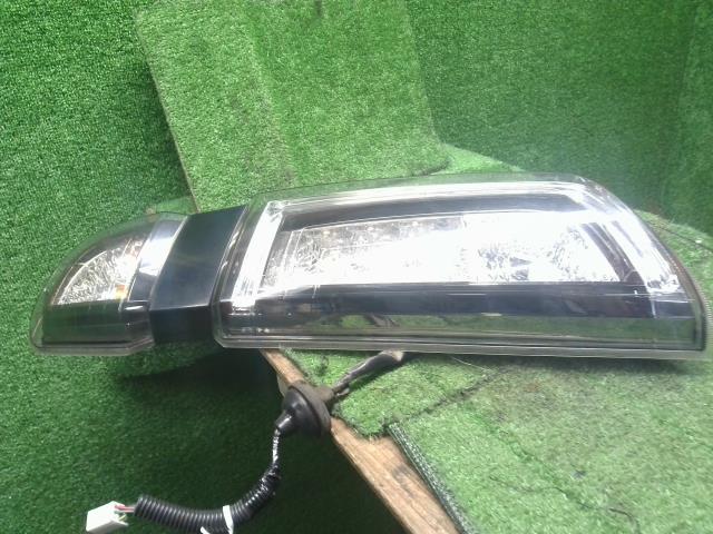 Ｎ－ＷＧＮ 左テールランプ DBA-JH2 33550-T6G-J01