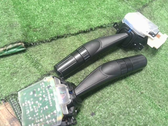 フォレスター ディマースイッチ DBA-SH5 83114AG011