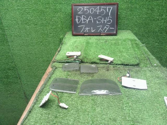 フォレスター ルームランプ DBA-SH5 84601AG040LO