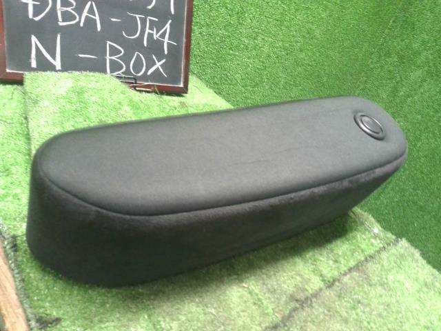 Ｎ－ＢＯＸ アームレスト DBA-JF4 81180-TTA-N41ZA