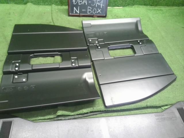 Ｎ－ＢＯＸ Ｒボード・トノカバー DBA-JF4 84431-TTA-003ZB